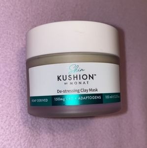 Monay de-stressing clay mask